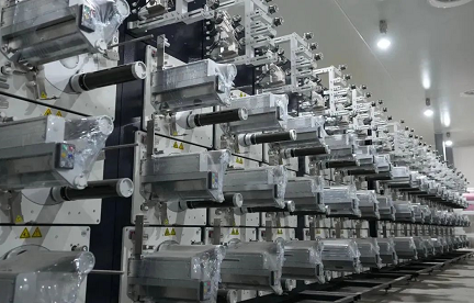 突破！國(guó)內(nèi)首套大絲束碳纖維生產(chǎn)線完成設(shè)備安裝